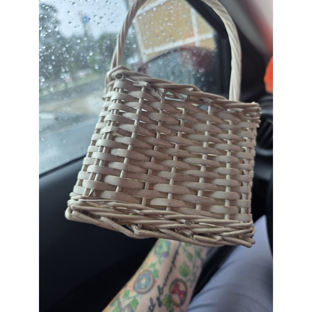 Vintage Rustic Basket Woven Wicker Ceramic Heart Farmhouse Cottage Shabby Chic - Picture 8 of 8